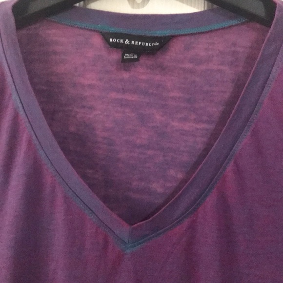 ROCK & REPUBLIC PURPLE BURNOUT VNECK TEE SZ SMALL - Picture 5 of 6